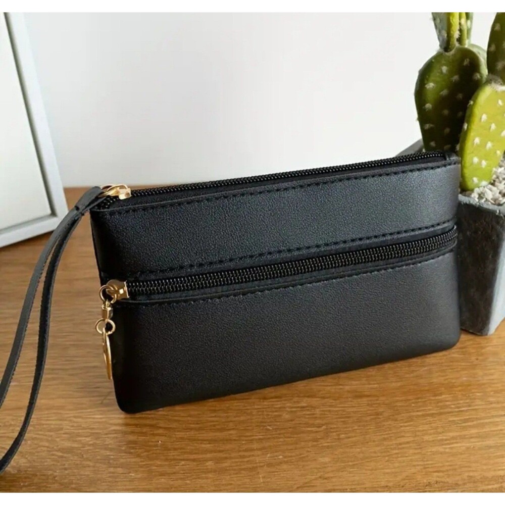 Black faux leather wristlet wallet‎